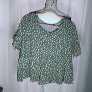 EASEL Los Angeles 1/4 Ruffle Sleeve Scoop Neck Pendulum Green Crop Top L